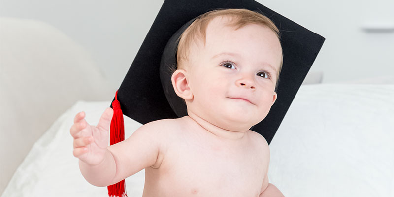 Trẻ nên dùng kem hăm hay phấn rôm